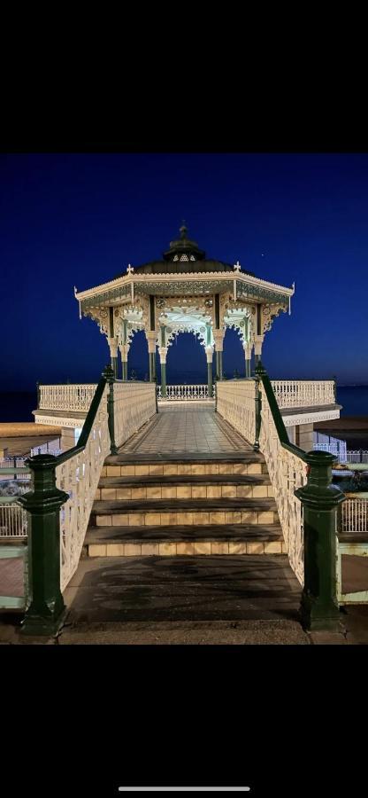 Beautiful, Central, 3 Min Walk From Beach, 2 King Doubles ブライトン エクステリア 写真